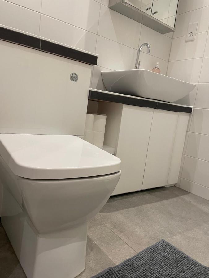 Chic 3 Bedroom Flat With Private Terrace In Holloway Near Finsbury Park London Exteriör bild