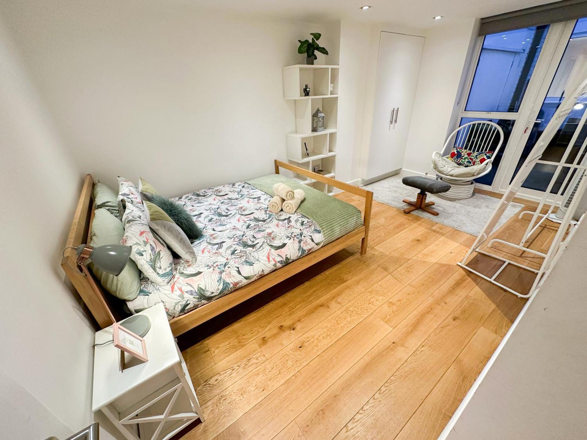 Chic 3 Bedroom Flat With Private Terrace In Holloway Near Finsbury Park London Exteriör bild