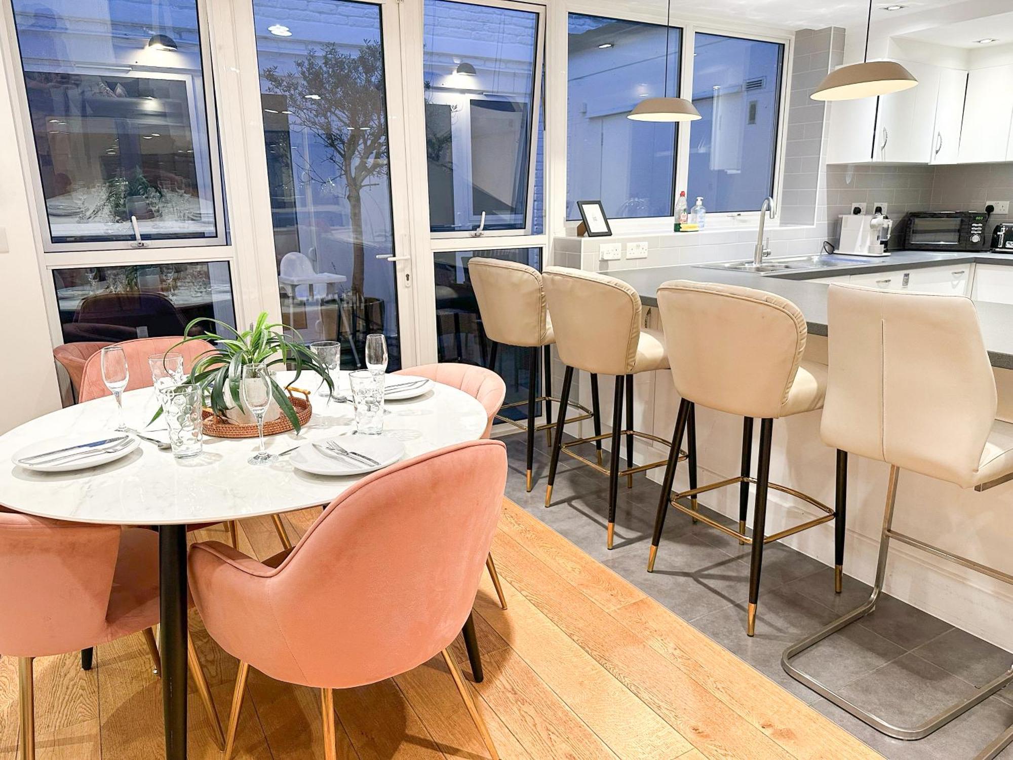 Chic 3 Bedroom Flat With Private Terrace In Holloway Near Finsbury Park London Exteriör bild