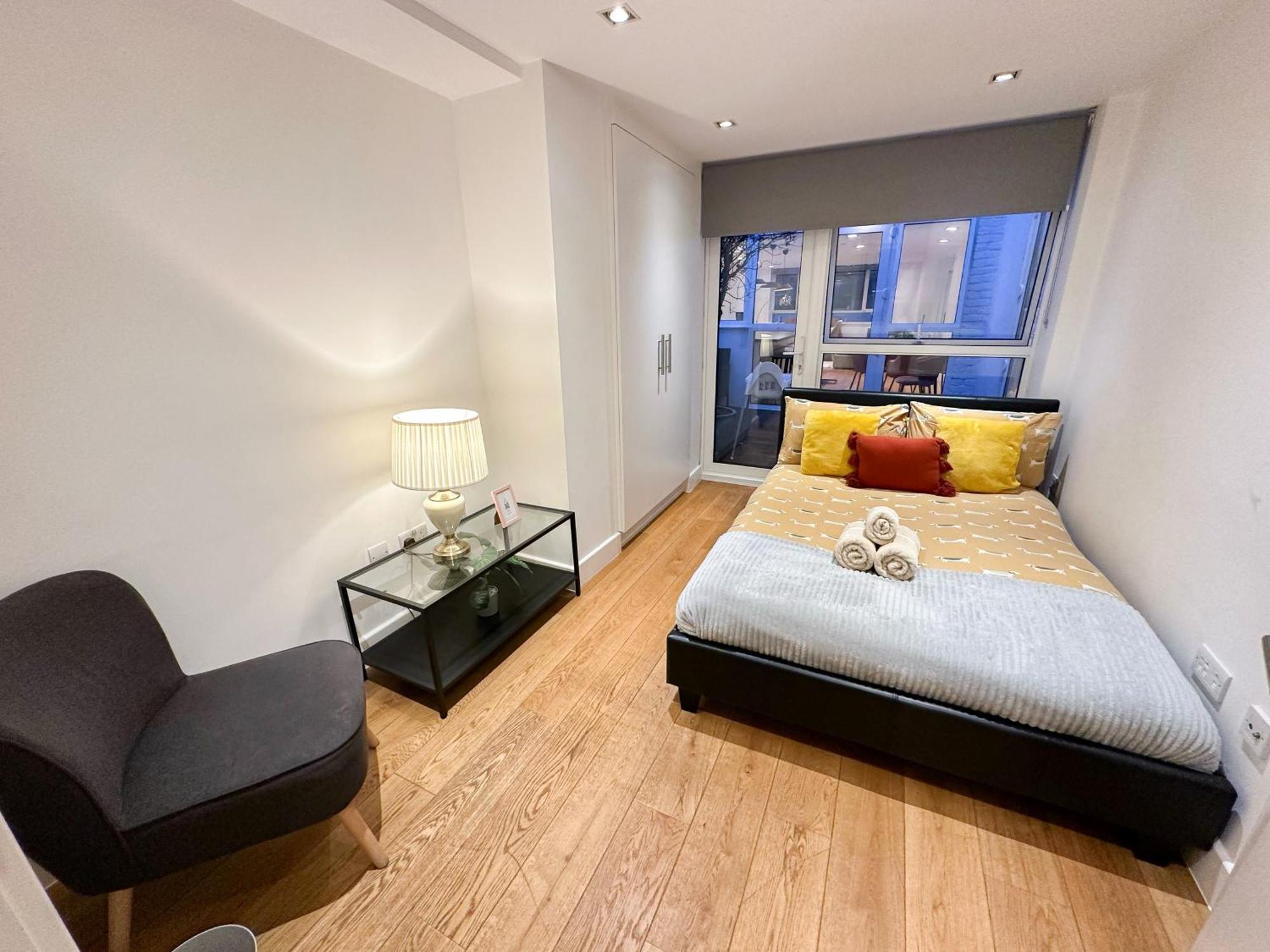 Chic 3 Bedroom Flat With Private Terrace In Holloway Near Finsbury Park London Exteriör bild