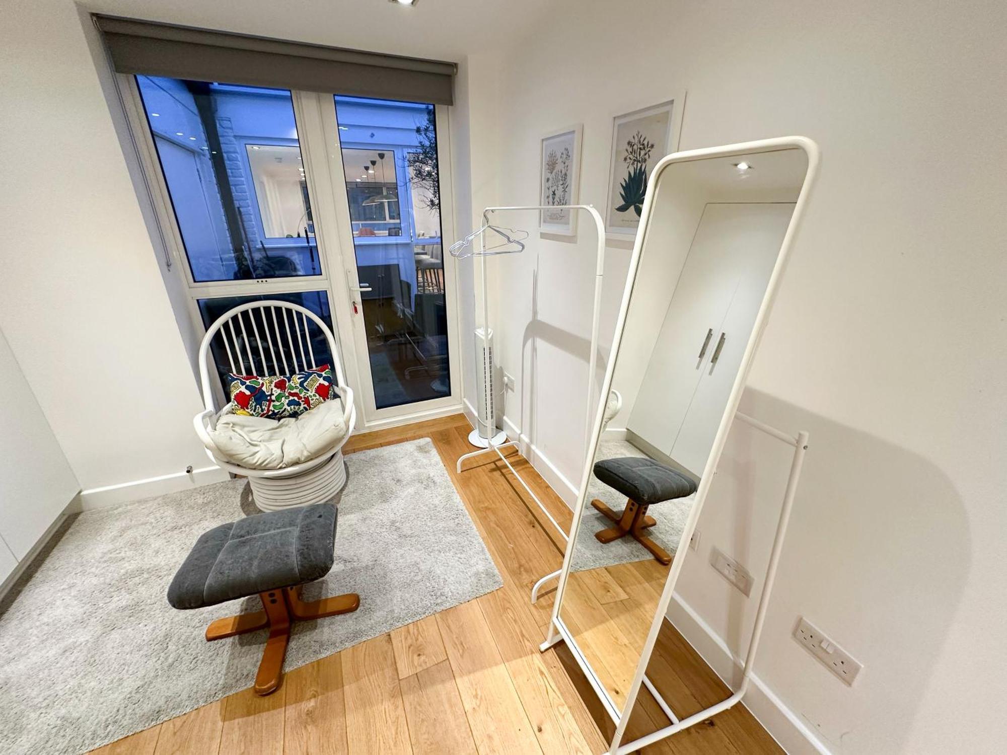 Chic 3 Bedroom Flat With Private Terrace In Holloway Near Finsbury Park London Exteriör bild