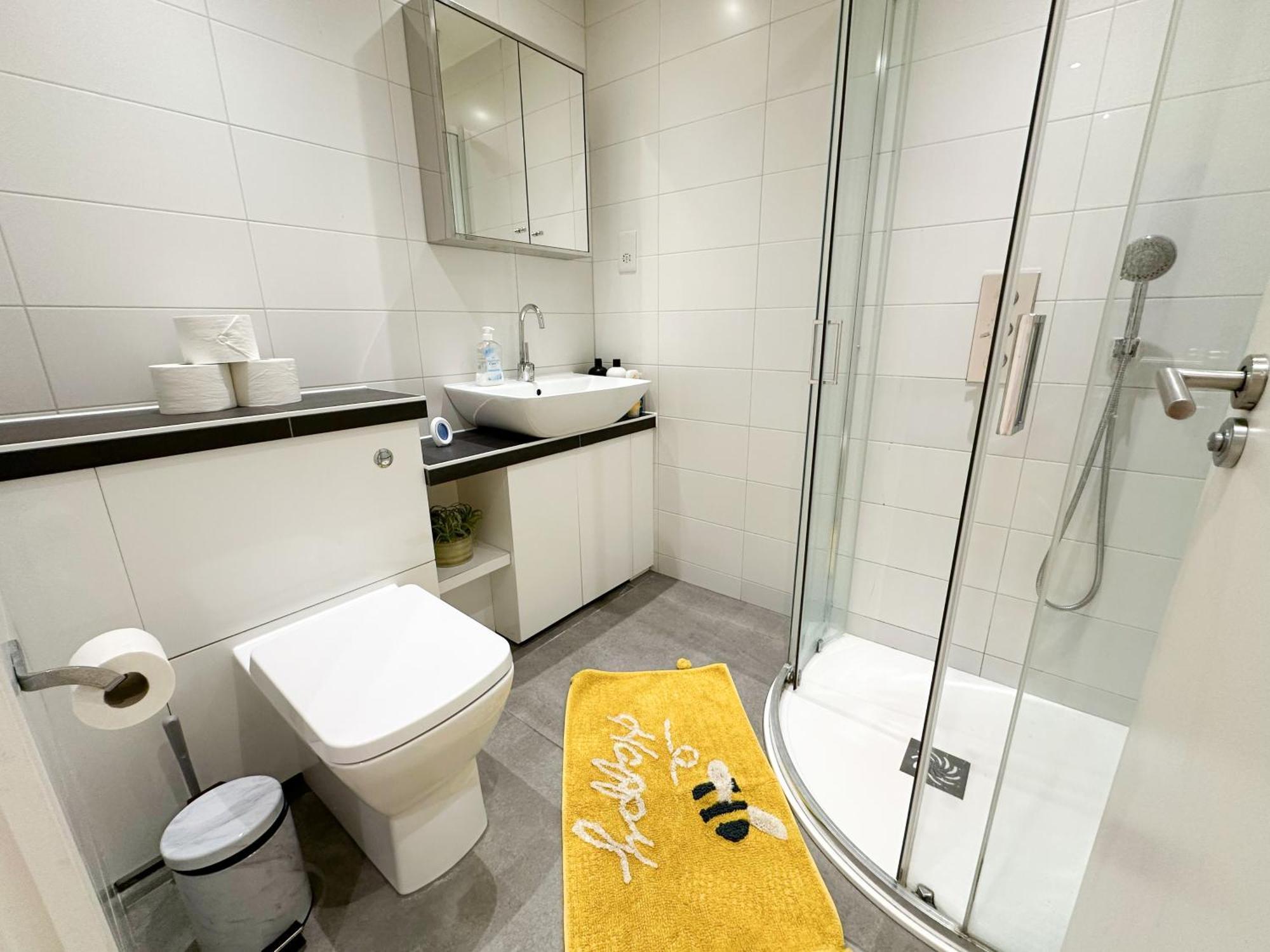 Chic 3 Bedroom Flat With Private Terrace In Holloway Near Finsbury Park London Exteriör bild